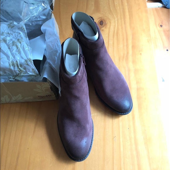 ⭐️SALE!⭐️ Sofft Vasanti Bootie - Berry Suede - Picture 3 of 8